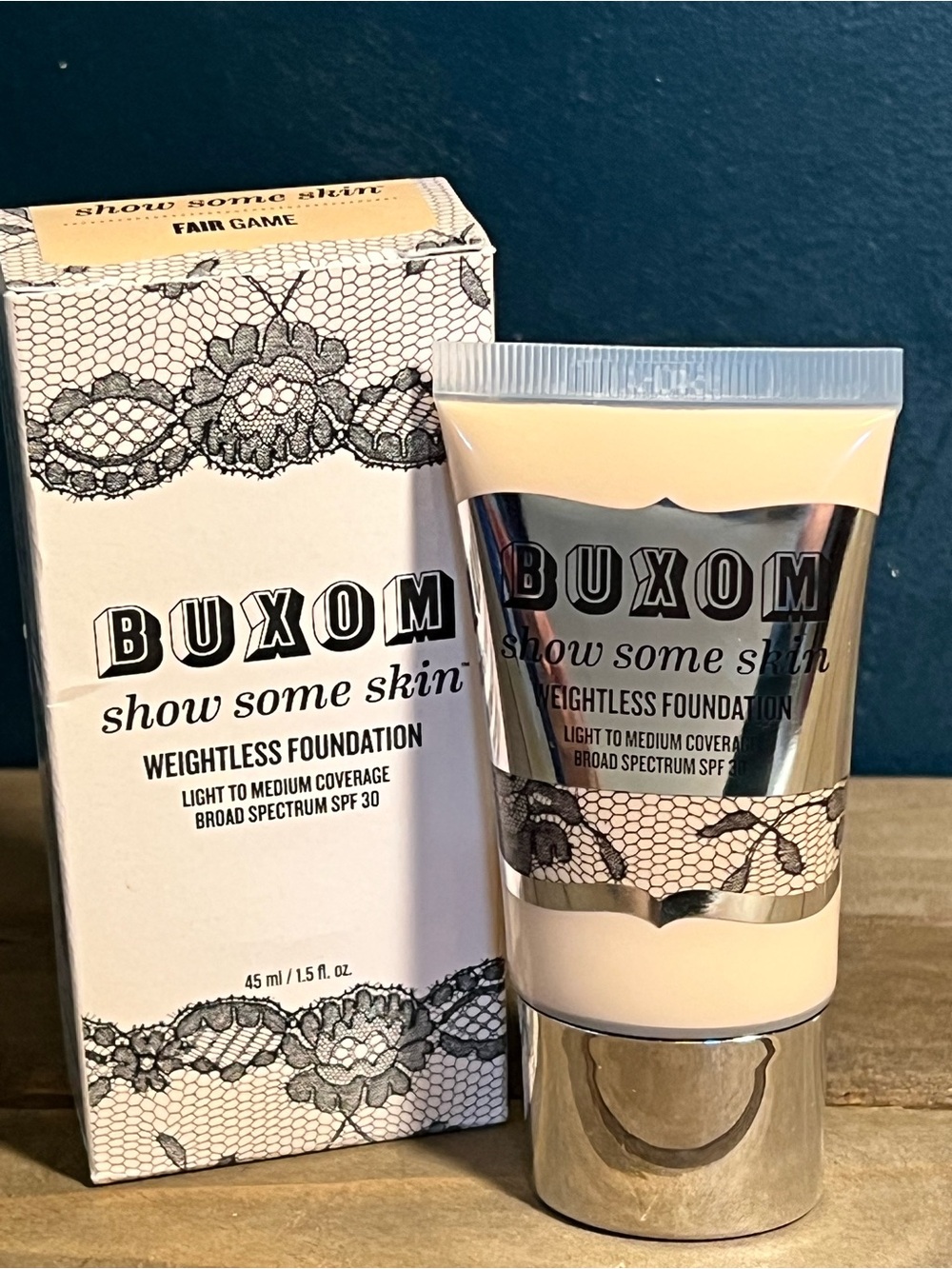 Buxom Show Some Skin Weightless Foundation -FAIR GAME- discontinued NIP